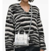 THE CROSSBODY METALLIC TOTE BAG2