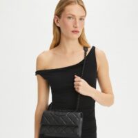 petit-sac-porté-épaule-convertible-fleming-en-cuir-poli-additional-on-model.TB_167773_001_20250204_OMADD.pdp-750×853