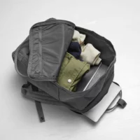 kanken_laptop_17_23525-160_h_model_fjr